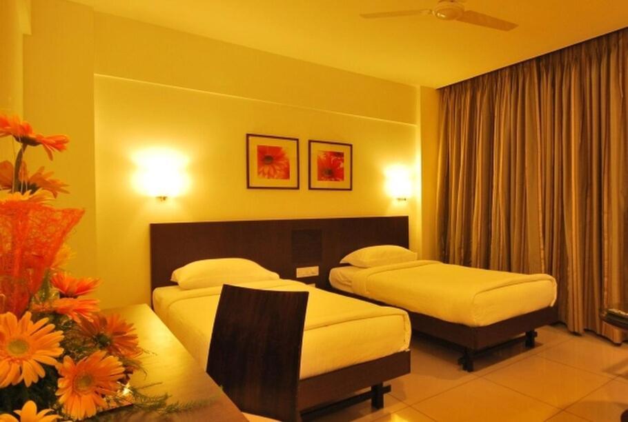 Hotel Manasi Inn Satara Luaran gambar
