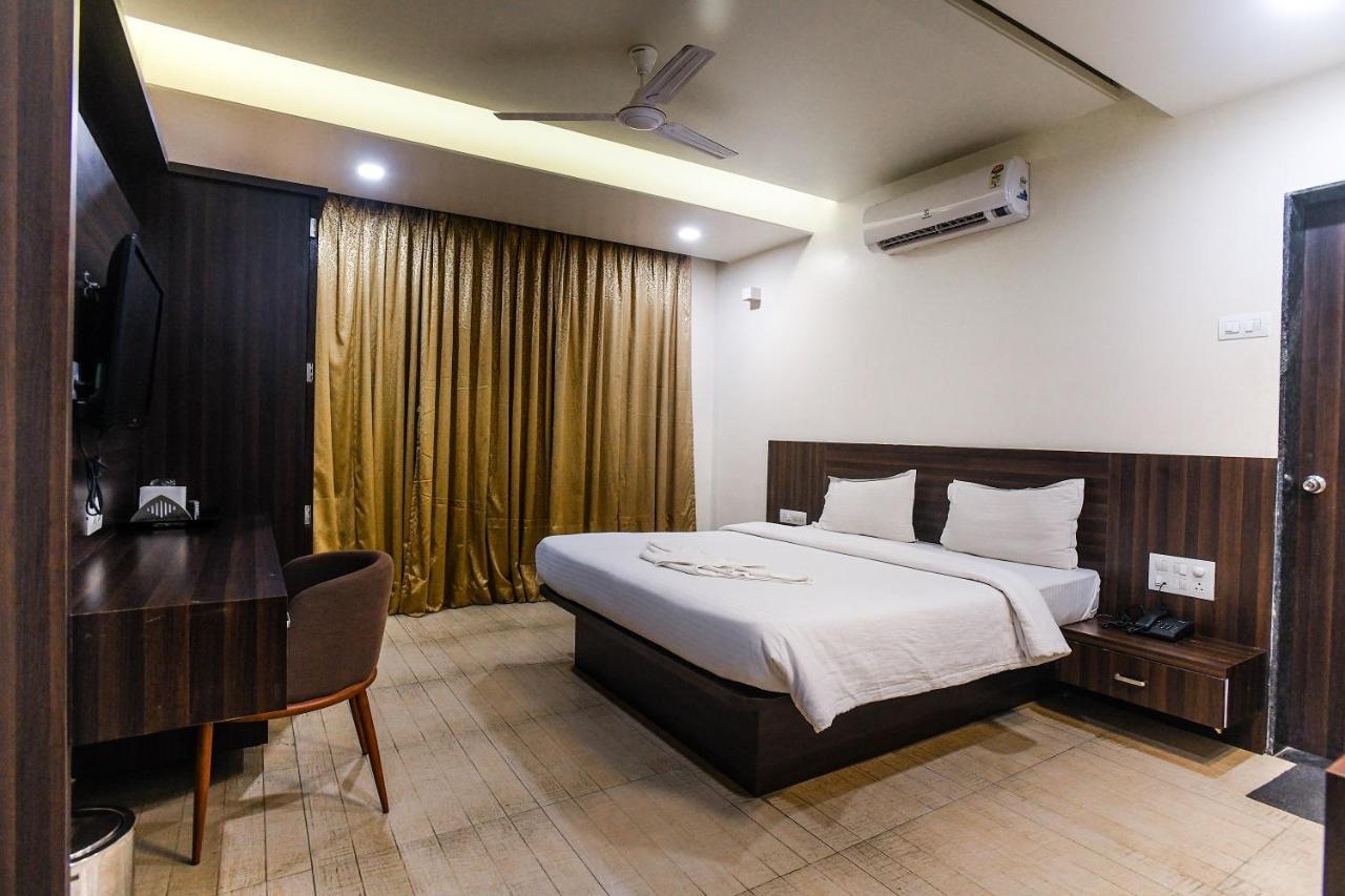 Hotel Manasi Inn Satara Luaran gambar