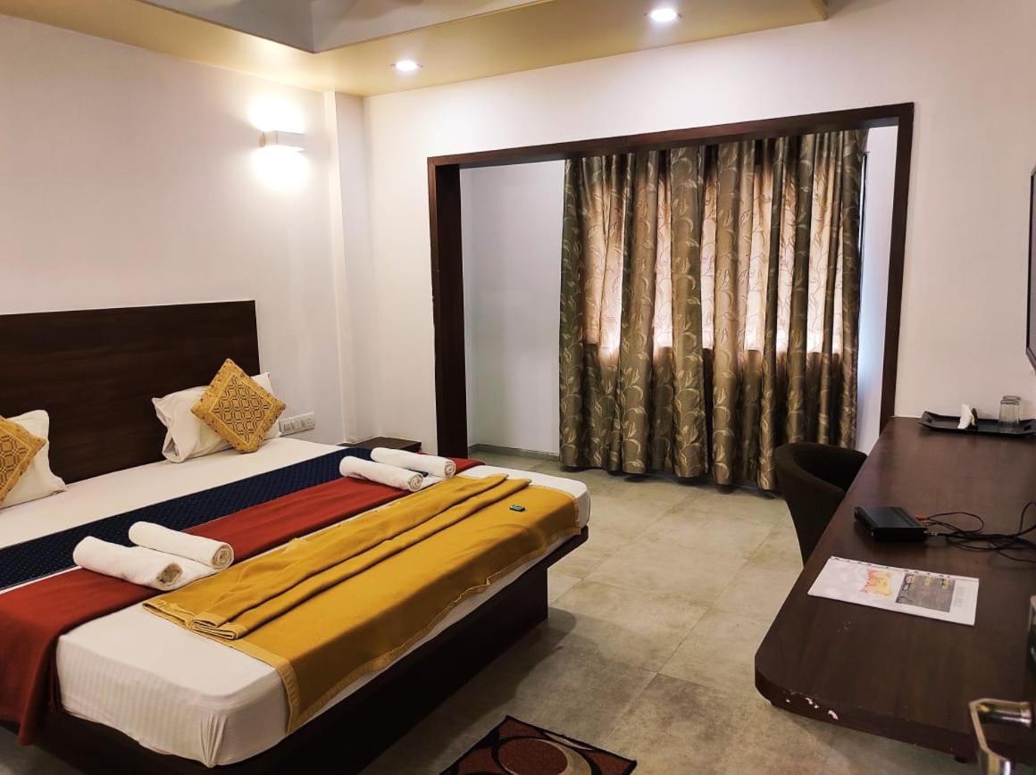 Hotel Manasi Inn Satara Luaran gambar