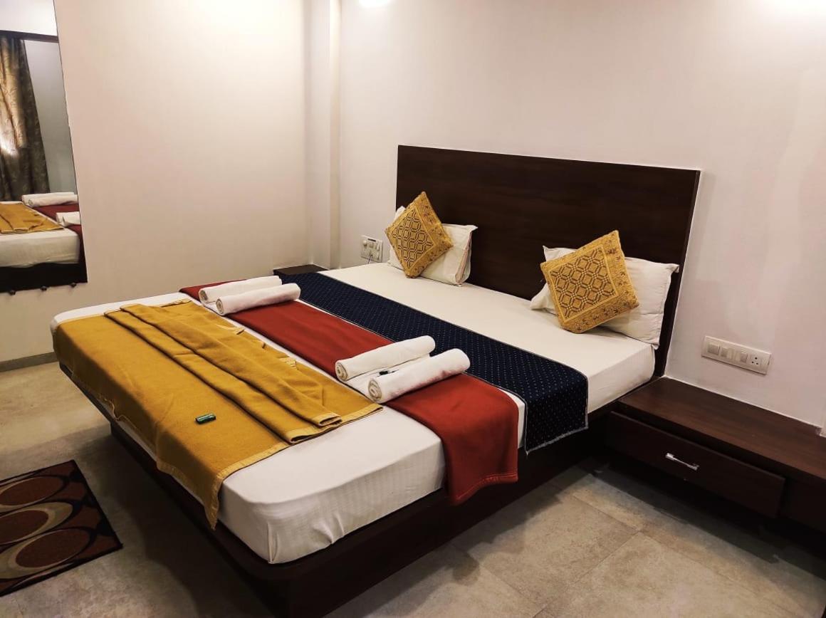 Hotel Manasi Inn Satara Luaran gambar