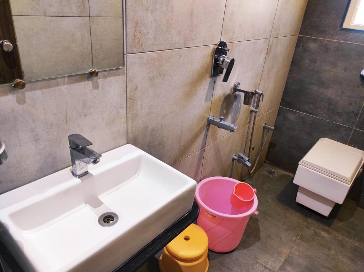 Hotel Manasi Inn Satara Luaran gambar