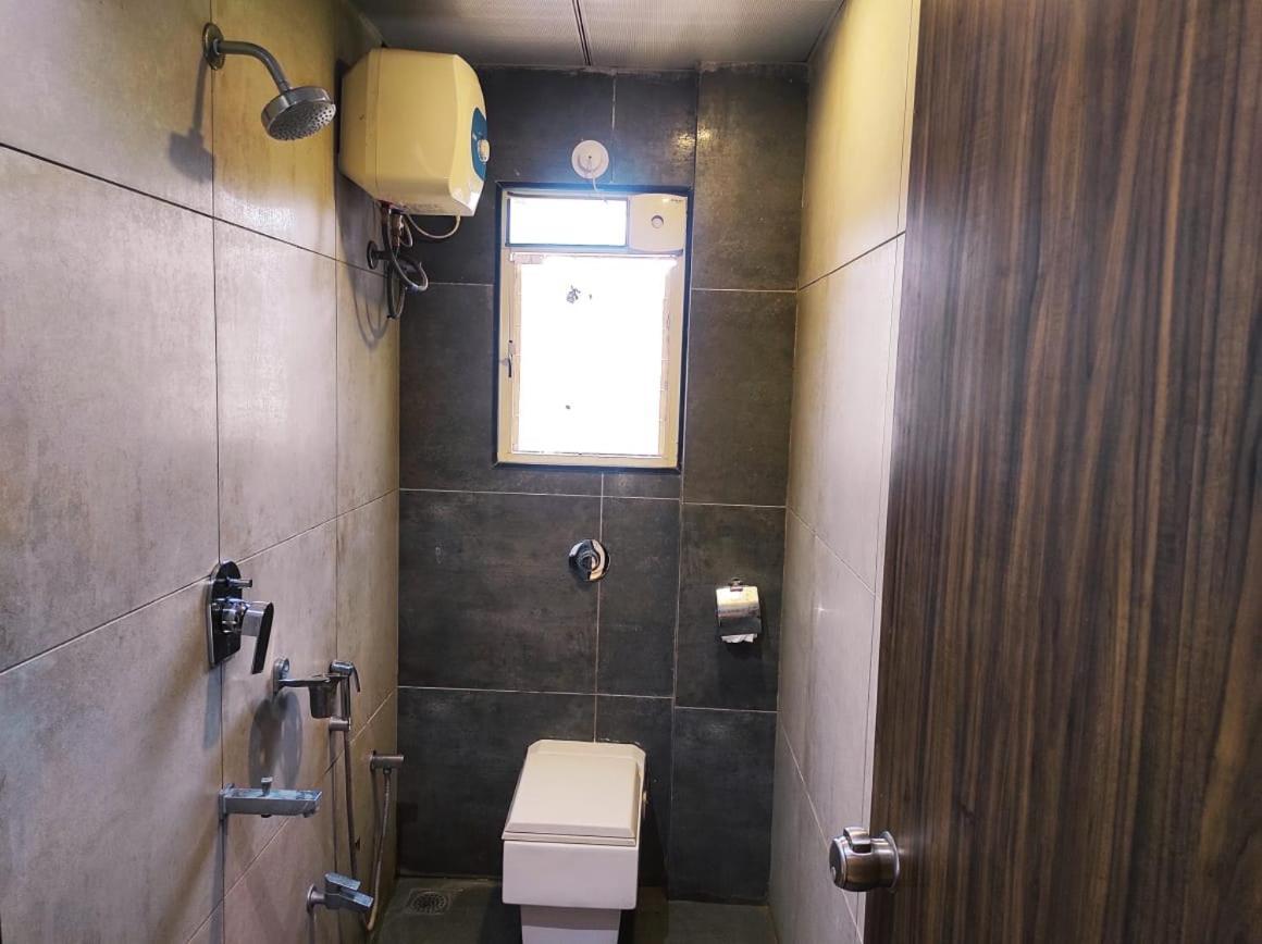 Hotel Manasi Inn Satara Luaran gambar
