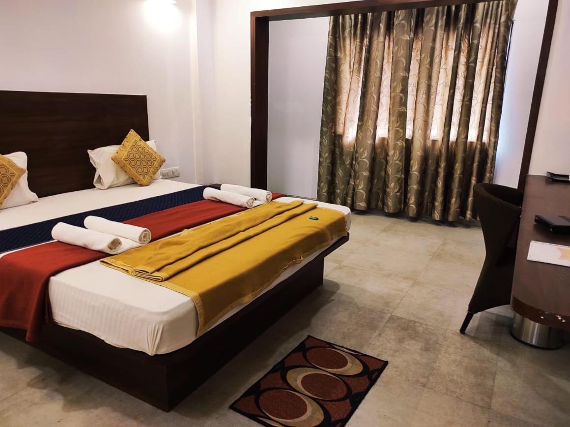 Hotel Manasi Inn Satara Luaran gambar