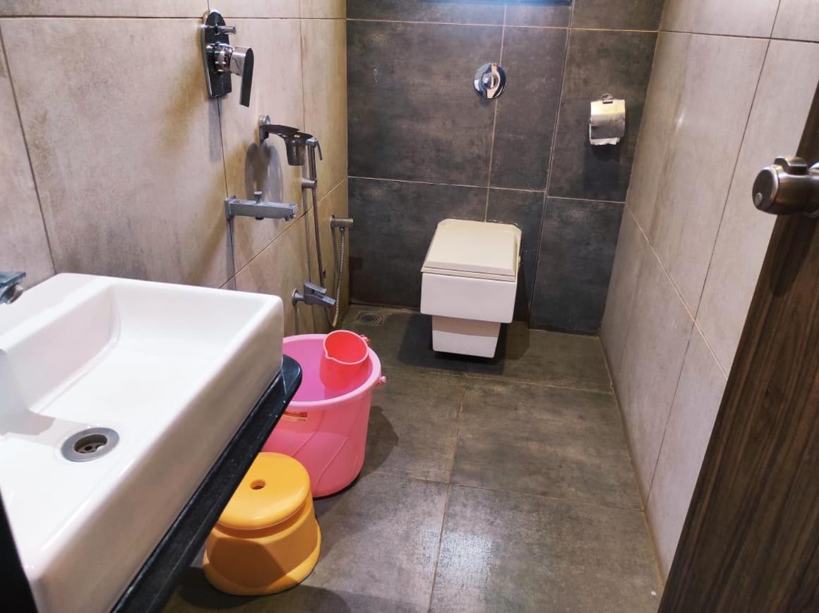 Hotel Manasi Inn Satara Luaran gambar